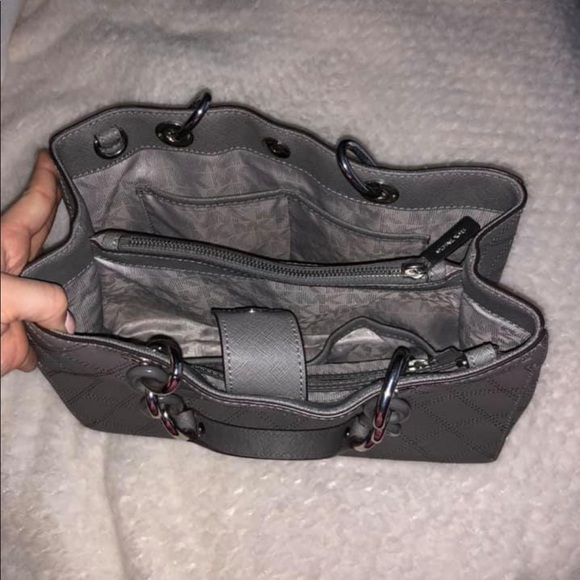 Mk Purse - Picture 3 of 3